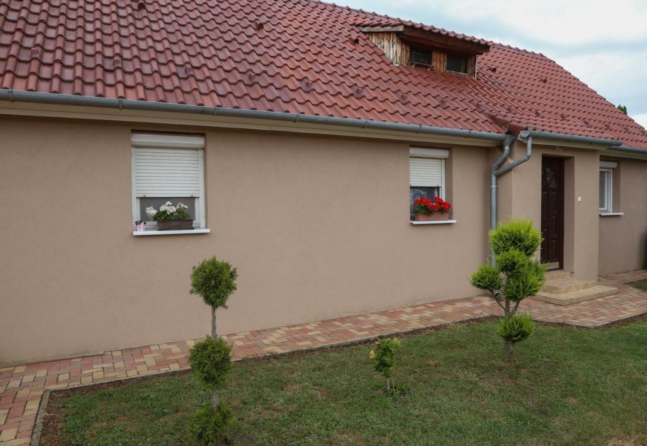 Silentium Garden Apartman Sárvár Extérieur photo